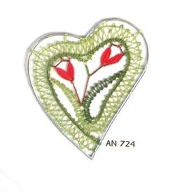 AN 0724 Crooked heart with flower
